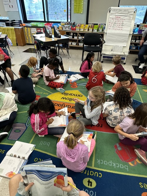 Fifth Avenue students learned about identifying words.