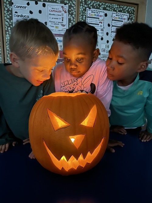 Fifth Avenue students carved a Jack-o-Lantern.