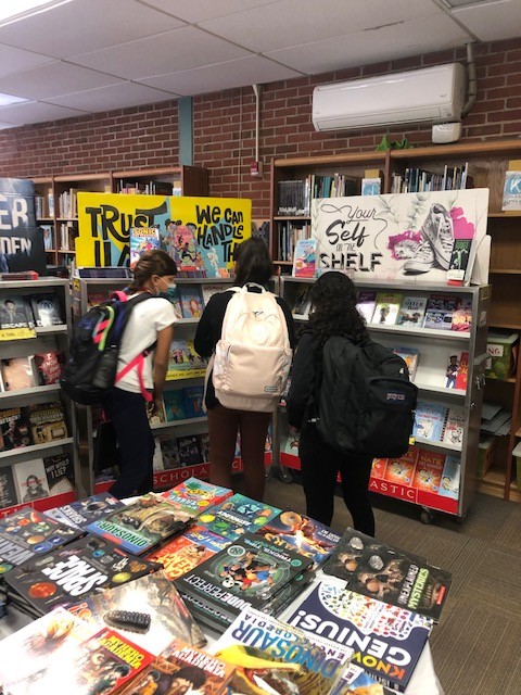 The Middle School hosted a book fair.