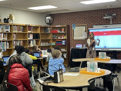 Middle School students learned about Live-brary.