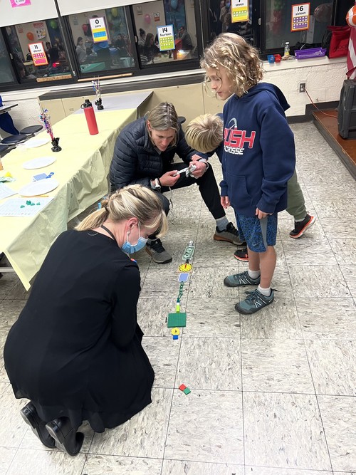 Fifth Avenue hosted a Math Night.