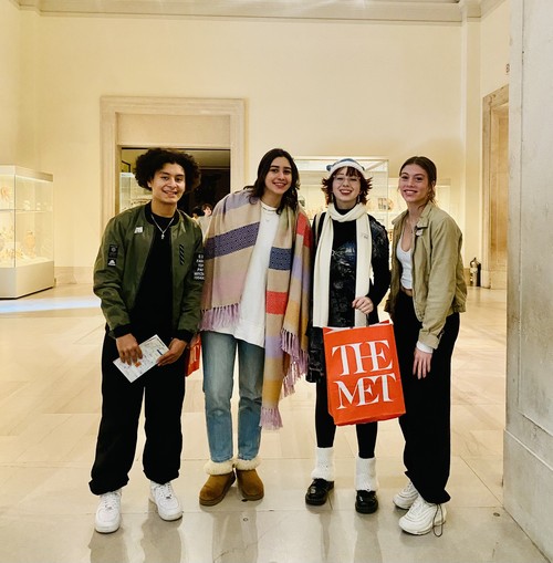 High School students visited the Metropolitan Museum of Art.