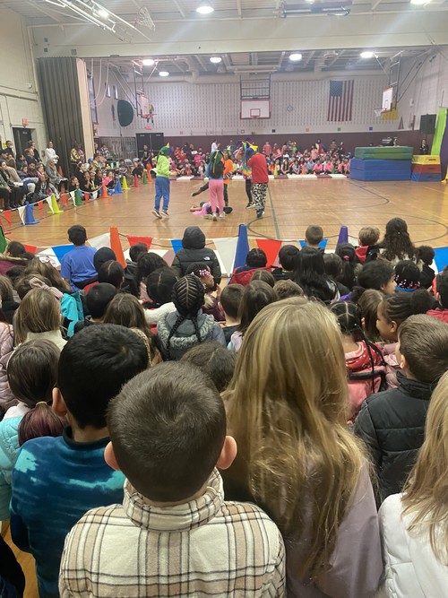 Elementary school students visited the Middle School for a performance.