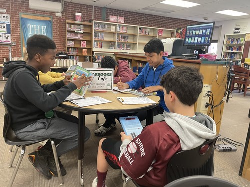 Middle School students had the opportunity to find new books.