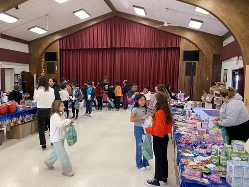 South Country hosted a Holiday Boutique.