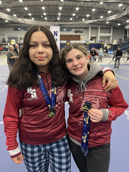 Girls Wrestling team members placed at an invitational.